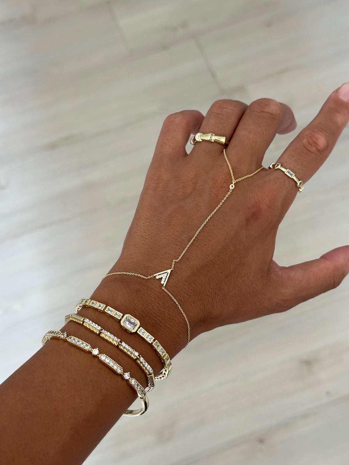 14K Gold Renkli V Kesim Şahmeran