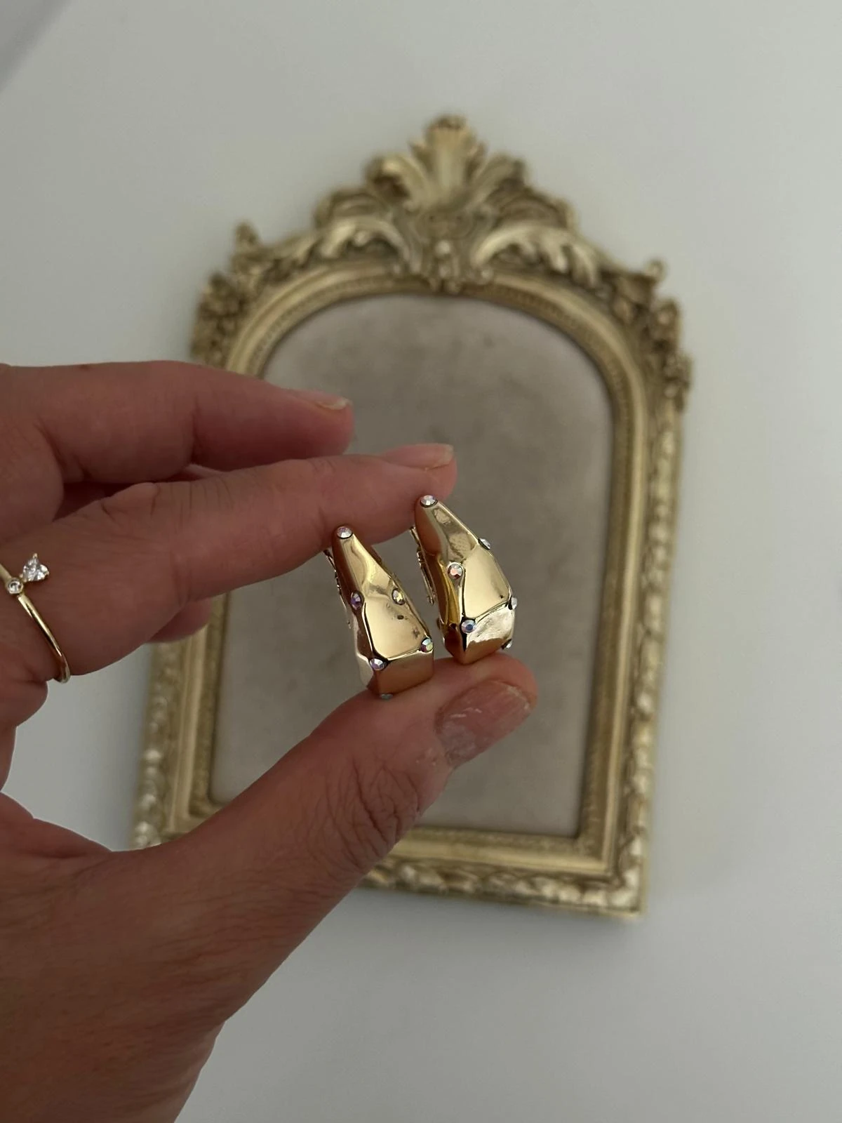 14K Gold Renkli Beşgen Dolum Kesim Oval Küpe