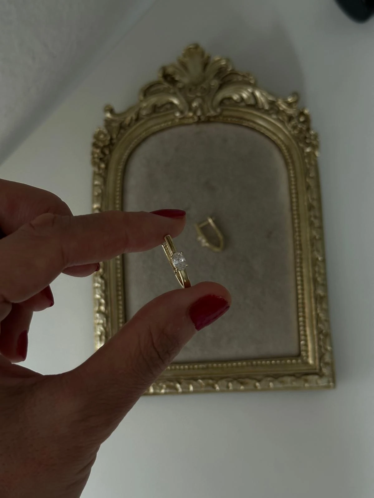 14K Gold Renkli Üçgen Kesim Önü Damla Taşlı Küpe