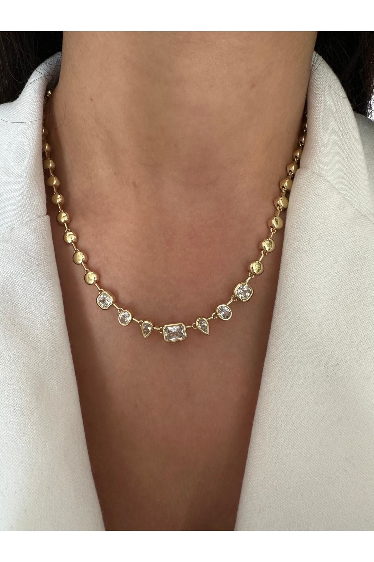 14K Gold Renkli Geometrik Taşlı Premium Seri Dorika Plaka Topçuklu Kolye