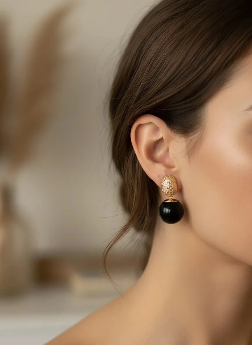 Siyah Gold Varak Topçuklu Küpe