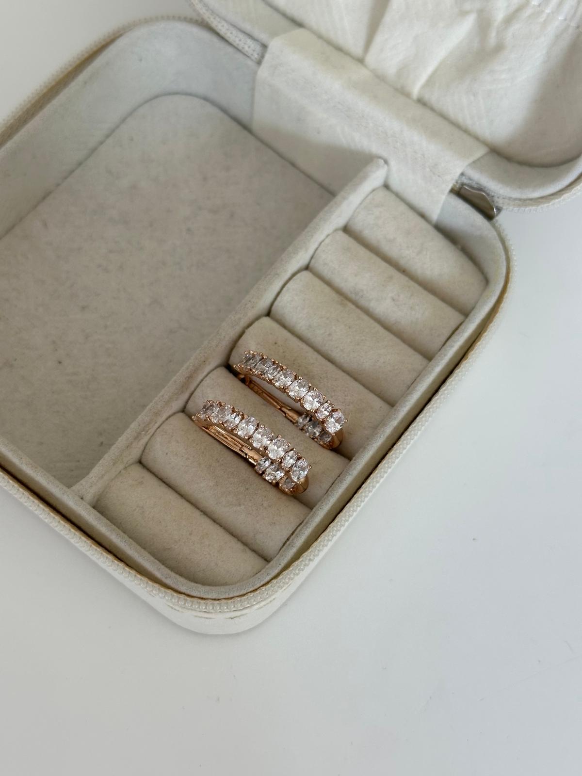 18K Rose Gold İçi Dışı Oval Kristal Taşlı Küpe