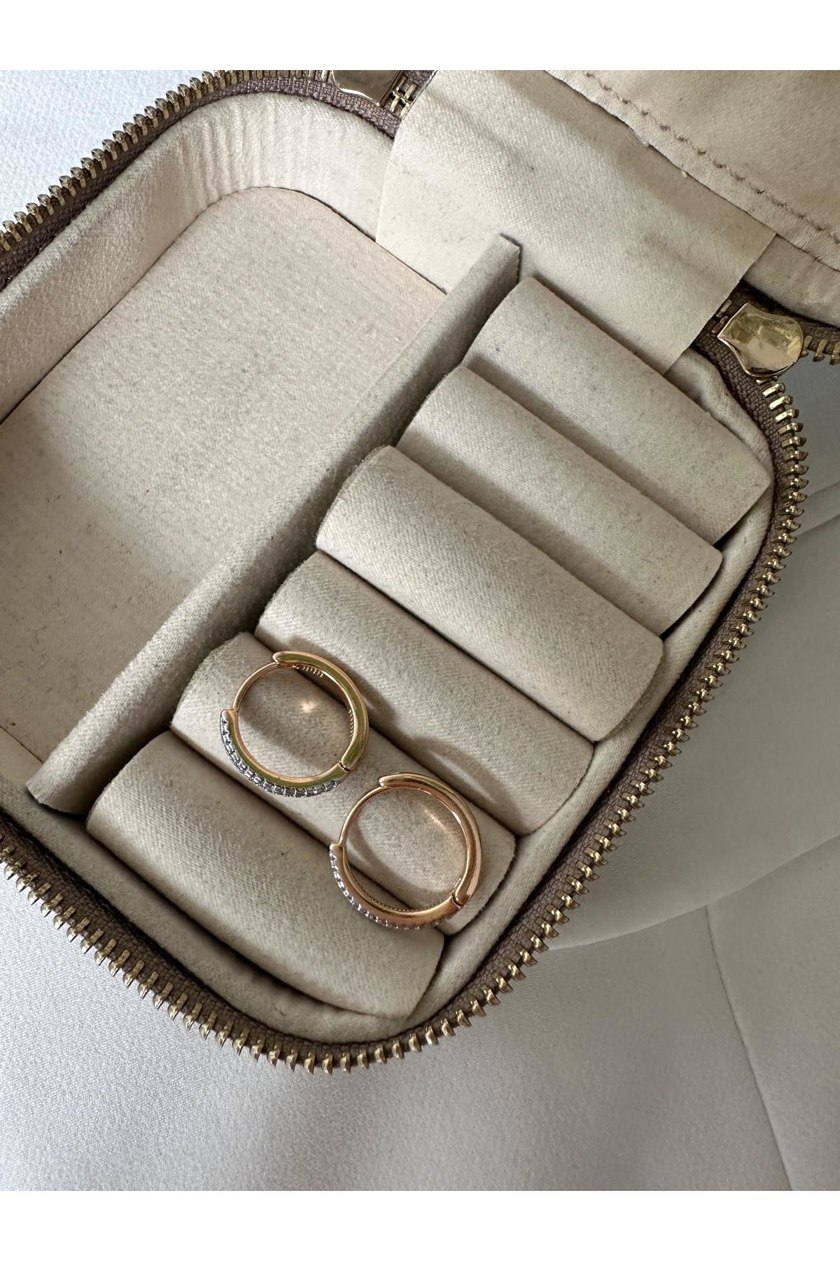 18K Rose Gold Renkli Halka İnce Beyaz Sıra Taşlı Küpe