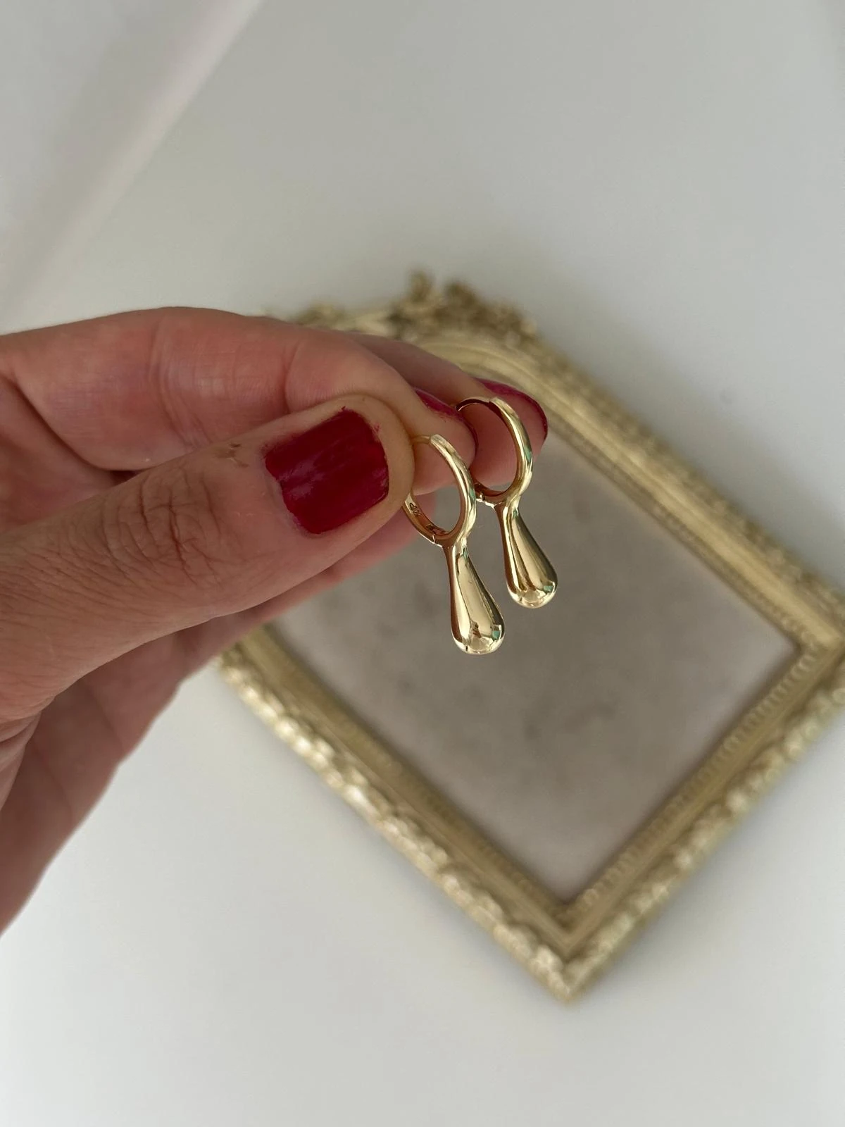 14K Gold Renkli Halka Damla Sarkıt Formlu Küpe