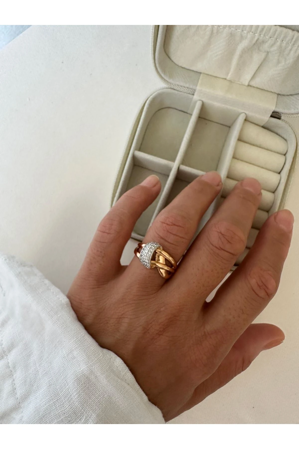 18K Rose Gold Renkli Beyaz Taşlı Oval Yüksek Kesim Yüzük