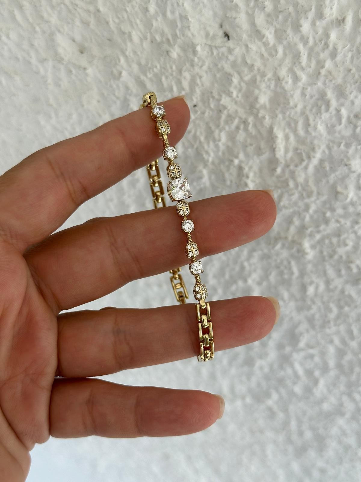 14K Gold Renkli Geometrik Kesimli Ortası Küp Baget Taşlı Bileklik