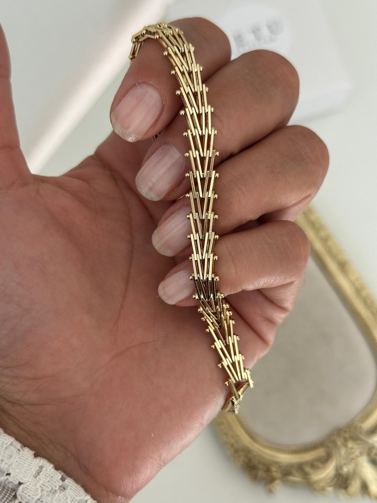 14K Gold Renkli Çift Taraflı Kullanılabilen V Kesim Topçuklu Bileklik