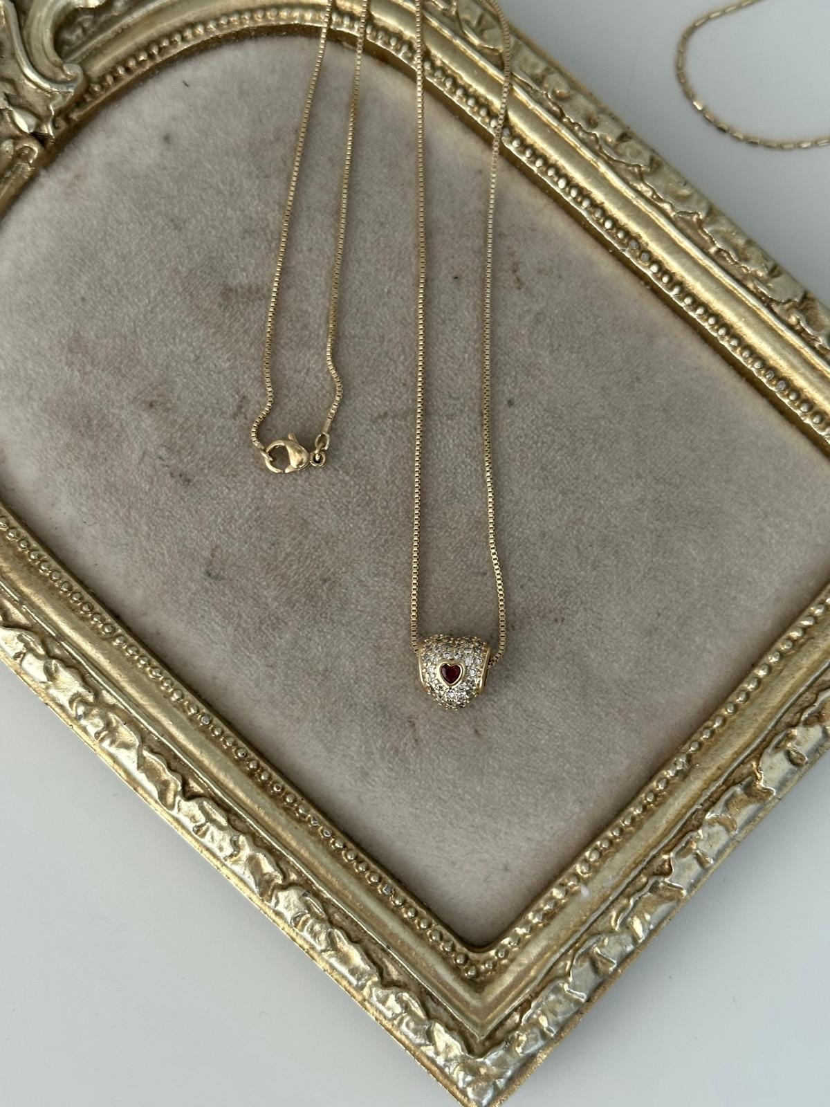 14K Gold Renkli Pndra Kalp Taşlı Ortası Kırmızı Kalpli Küp Zincir Kolye