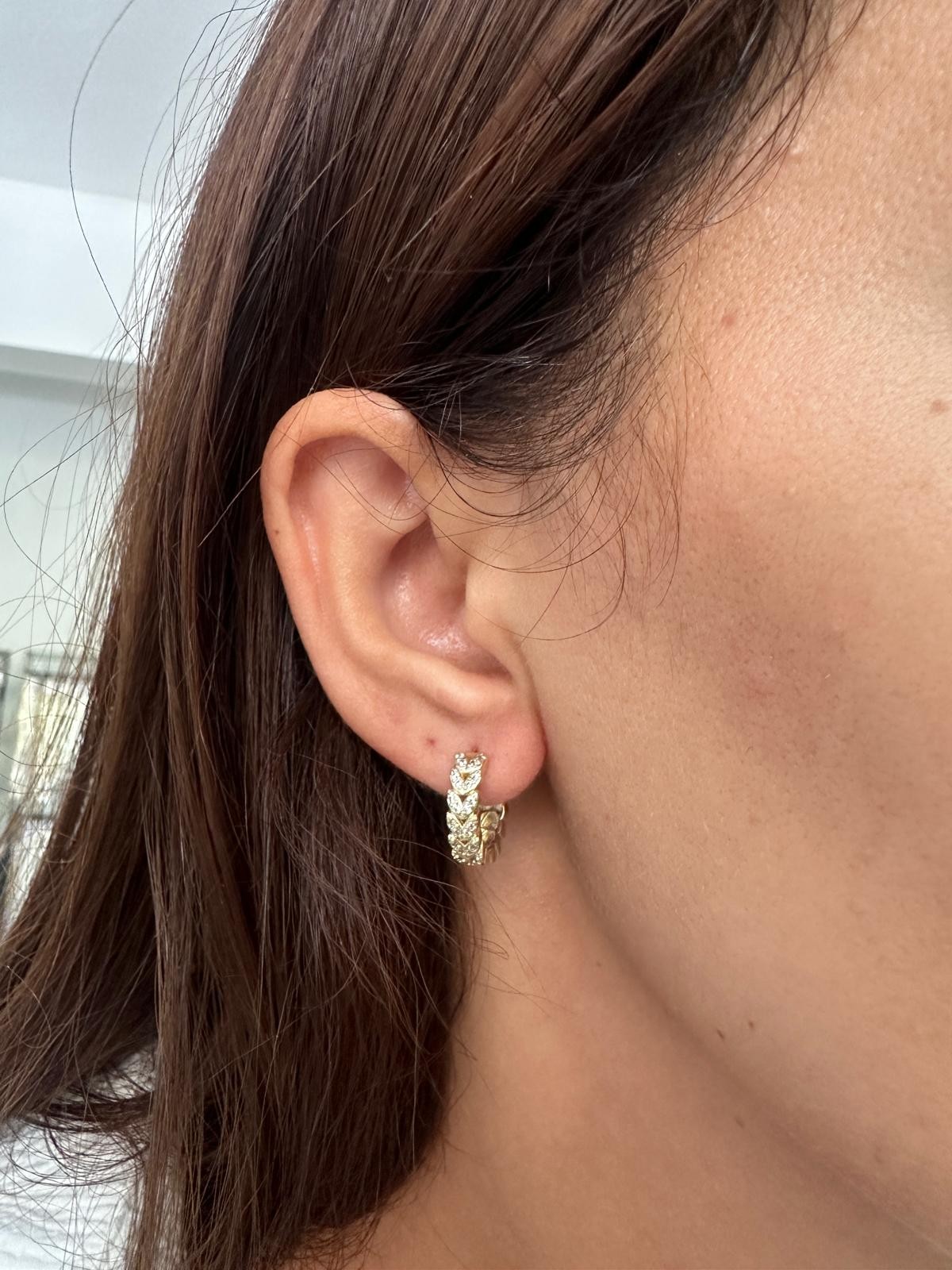 14K Gold Renkli Kuyum Halka Yaprak V Yaprak Taşlı Küpe