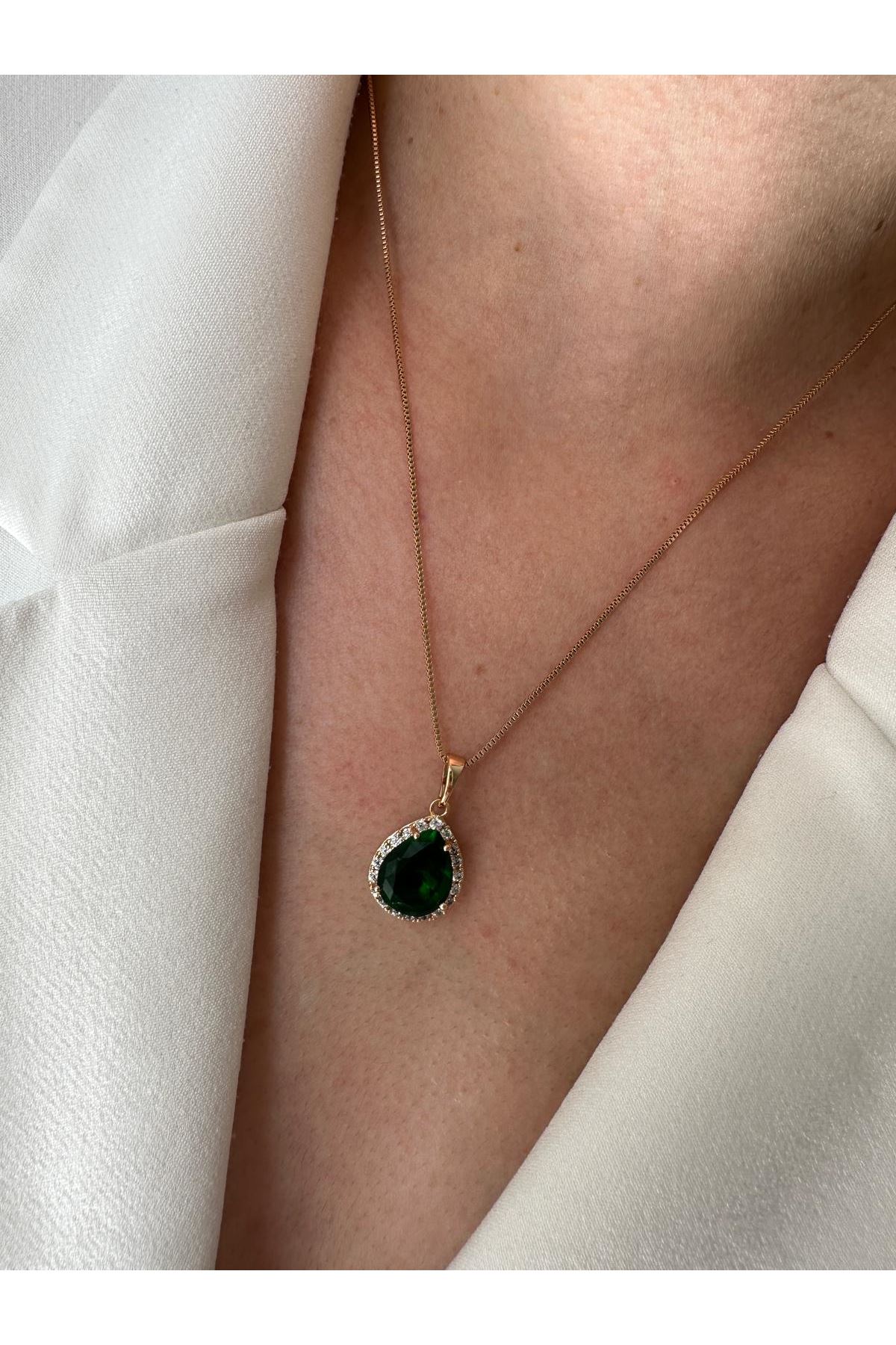18K Rose Gold Renkli Zümrüt Yeşili Elmas Form Kolye