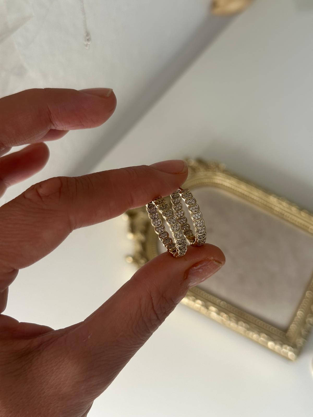 14K Gold Renkli İçi Dışı İç içe Geçmiş Montür Gömme Taşlı Halka Küpe