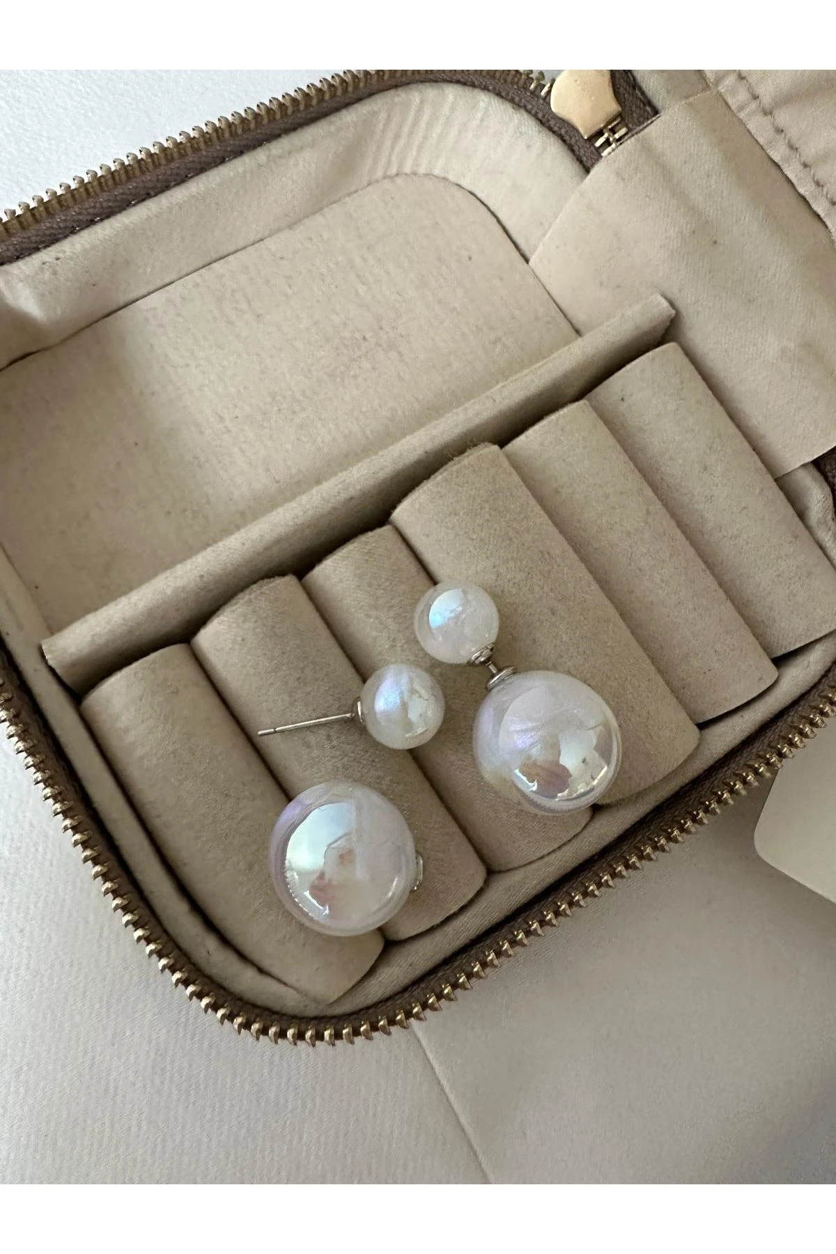 Gümüş Renkli İki Topçuklu İnci Küpe