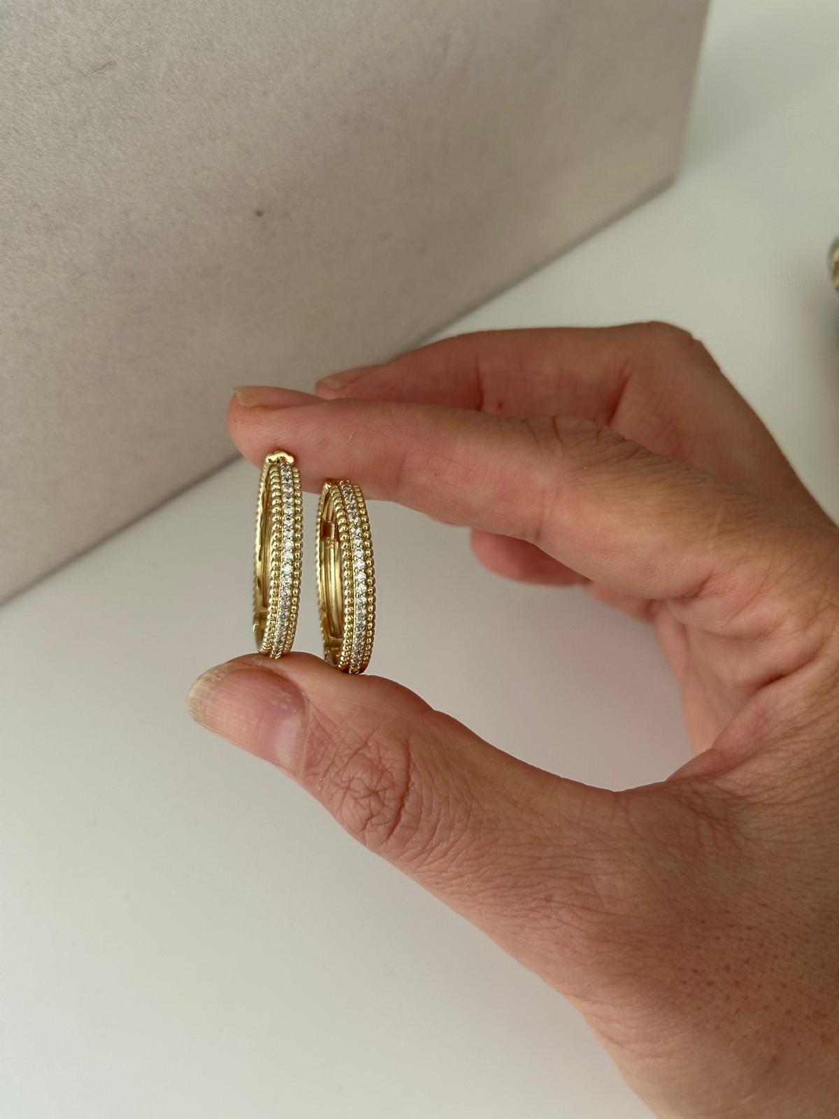 14K Gold Renkli Halka Bıurgu Topçuklu Önü Sıra Taşlı Küpe