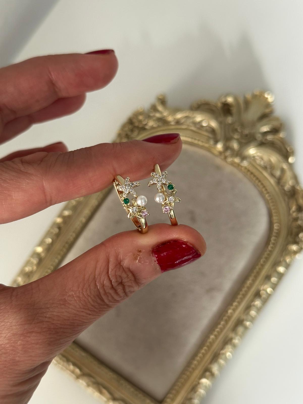 14K Gold Renkli Halka Önü Deniz Yıldızlı İnci Detaylı Küpe