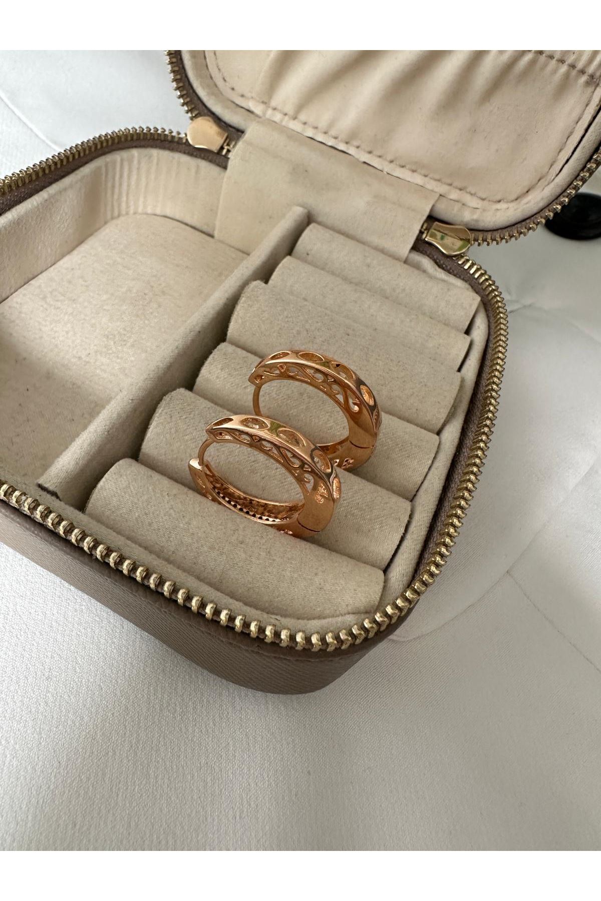 18K Rose Gold Renkli Marka Halka Beyaz Gömme Taşlı Küpe