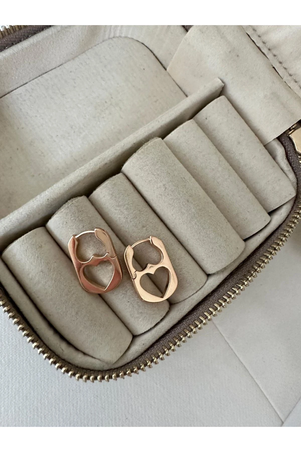 18K Rose Gold Renkli Lale Form İçi Kalpli Küpe