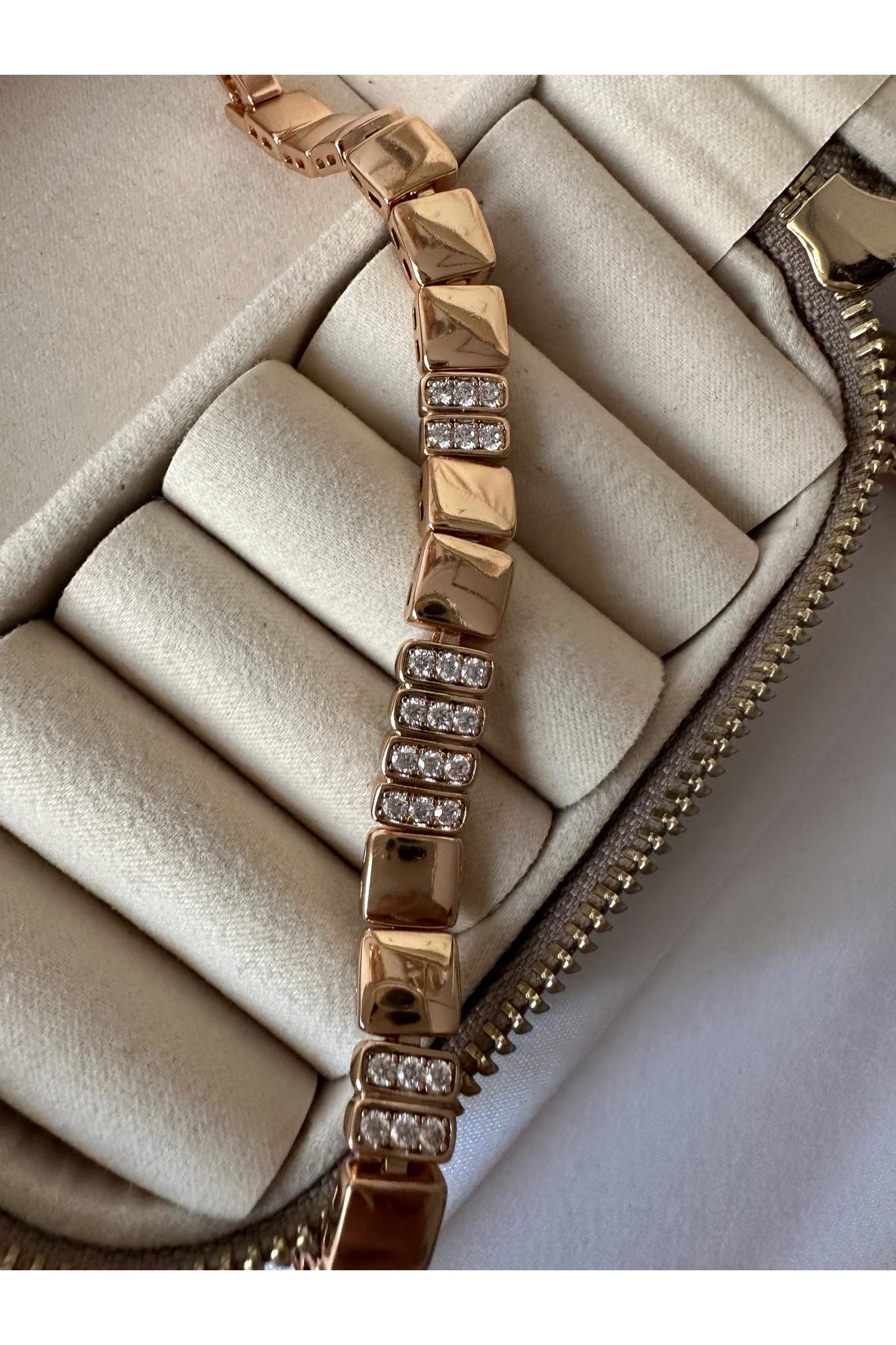 18K Rose Gold Renkli Bakla Taşlı Bileklik