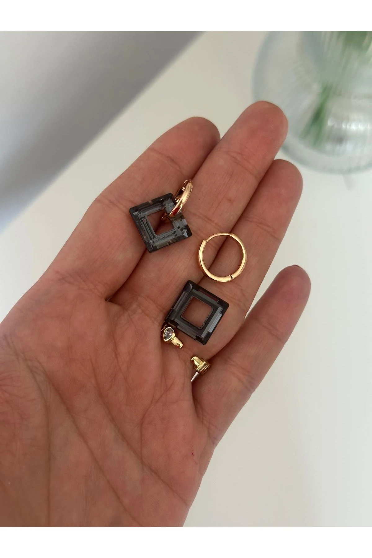 14K Gold Renkli  Halka Siyah Mineli Küpe