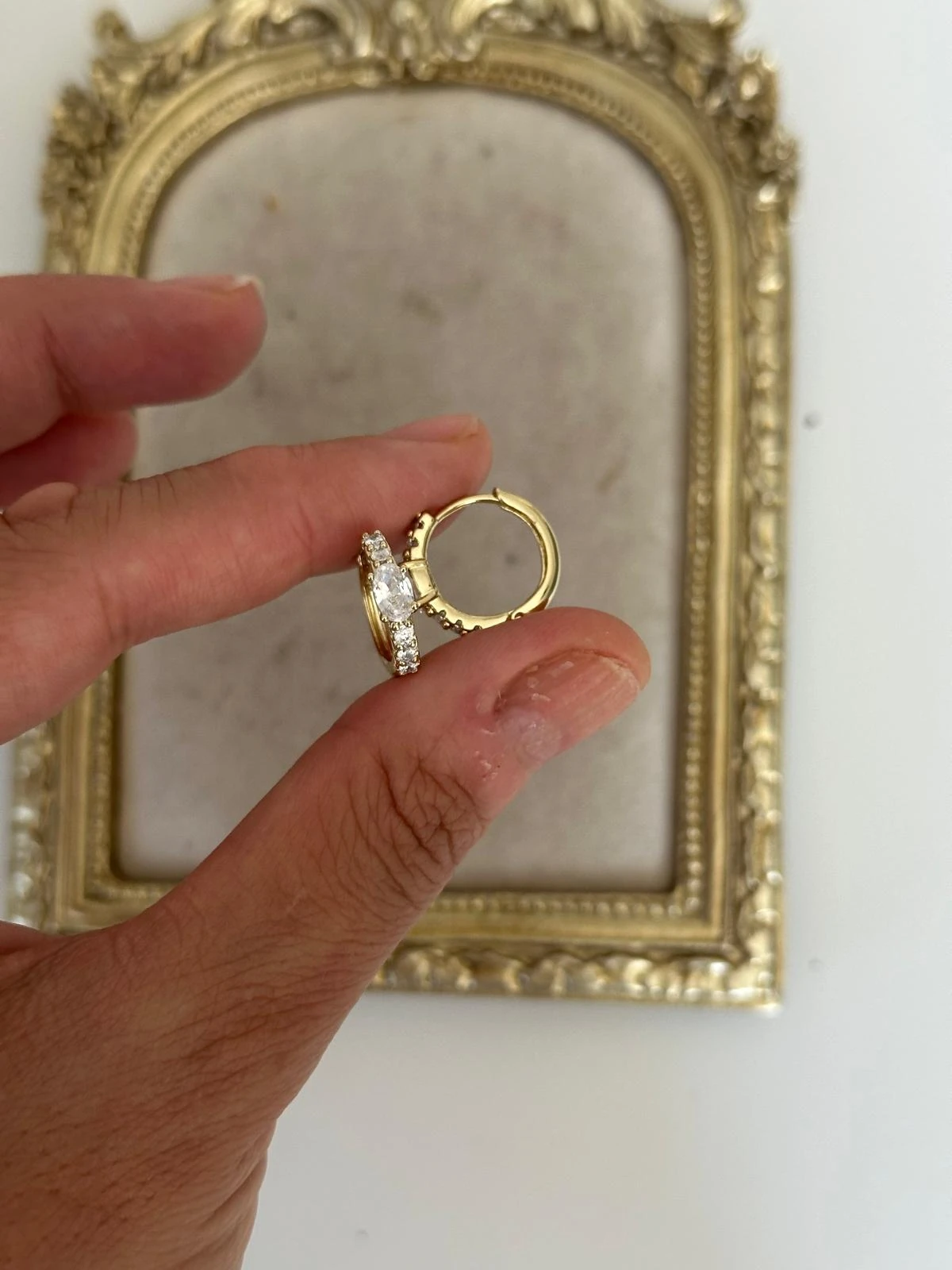 14K Gold Renkli Halka 0rtası Elmas Form Taş Montür Taşlı Halka Küpe