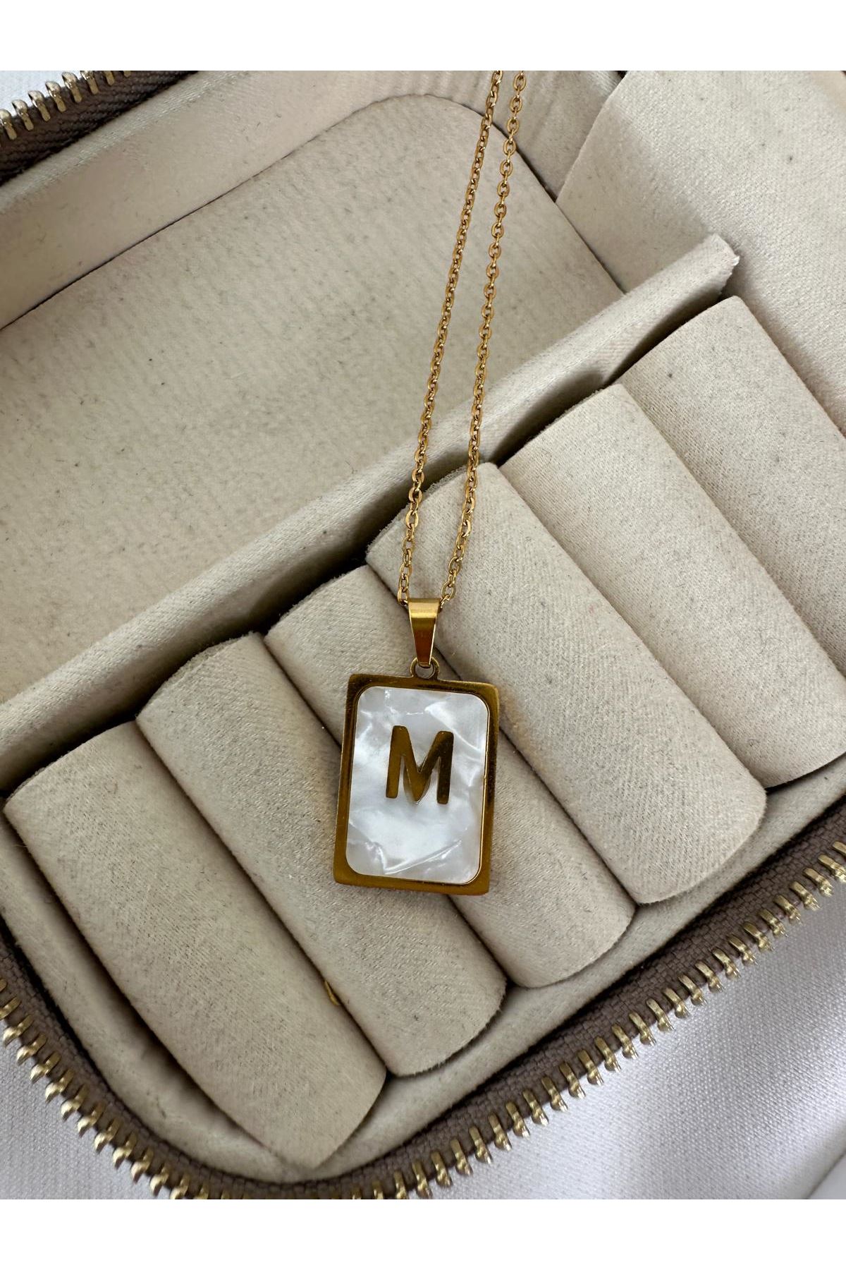 18K Rose Gold Renkli M Harf Kolye