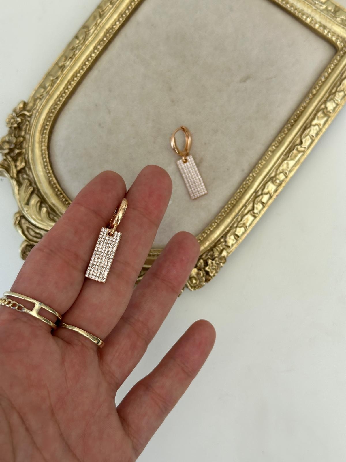 18K Gold Renkli Dikdörtgen Kesim Taşlı Halka Küpe