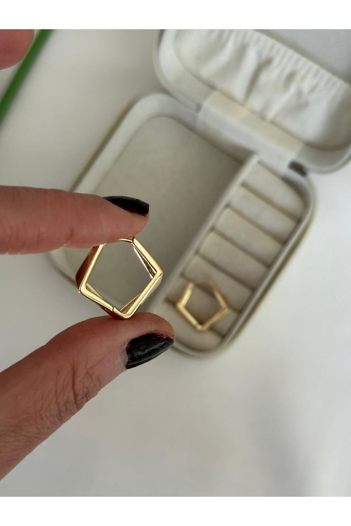 14K Gold Renkli  Beşgen Kesim Plaka Küpe
