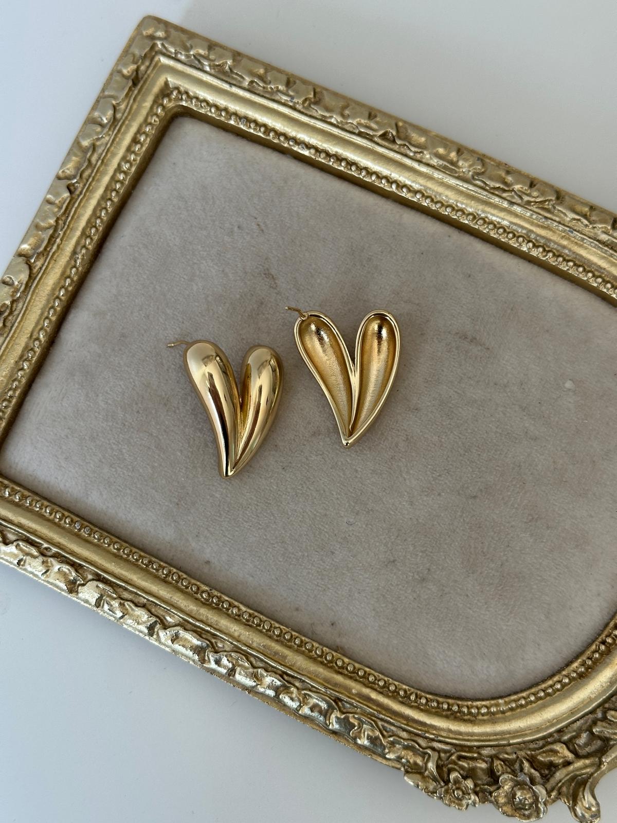 14K Gold Renkli Marka Kalp Dolum Küpe