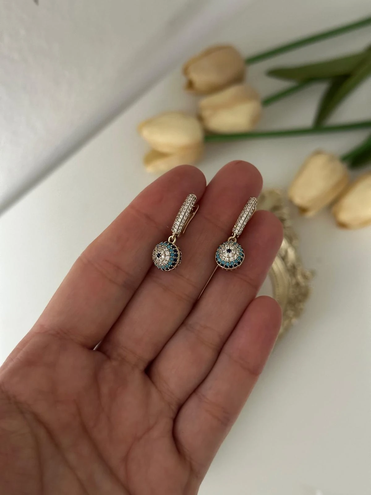 14K Gold Renkli Nazar Toppçuklu Oval Kesimli Taşlı Küpe