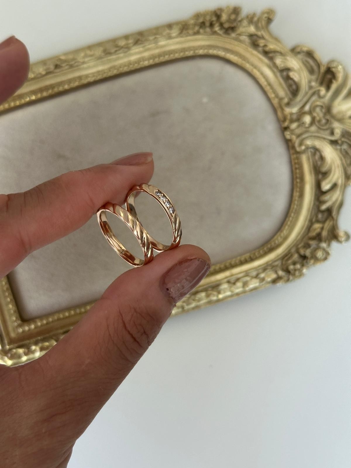  18K Gold Rose Renkli İkili Desenli Önü Taşlı Alyans Kesim Yüzük