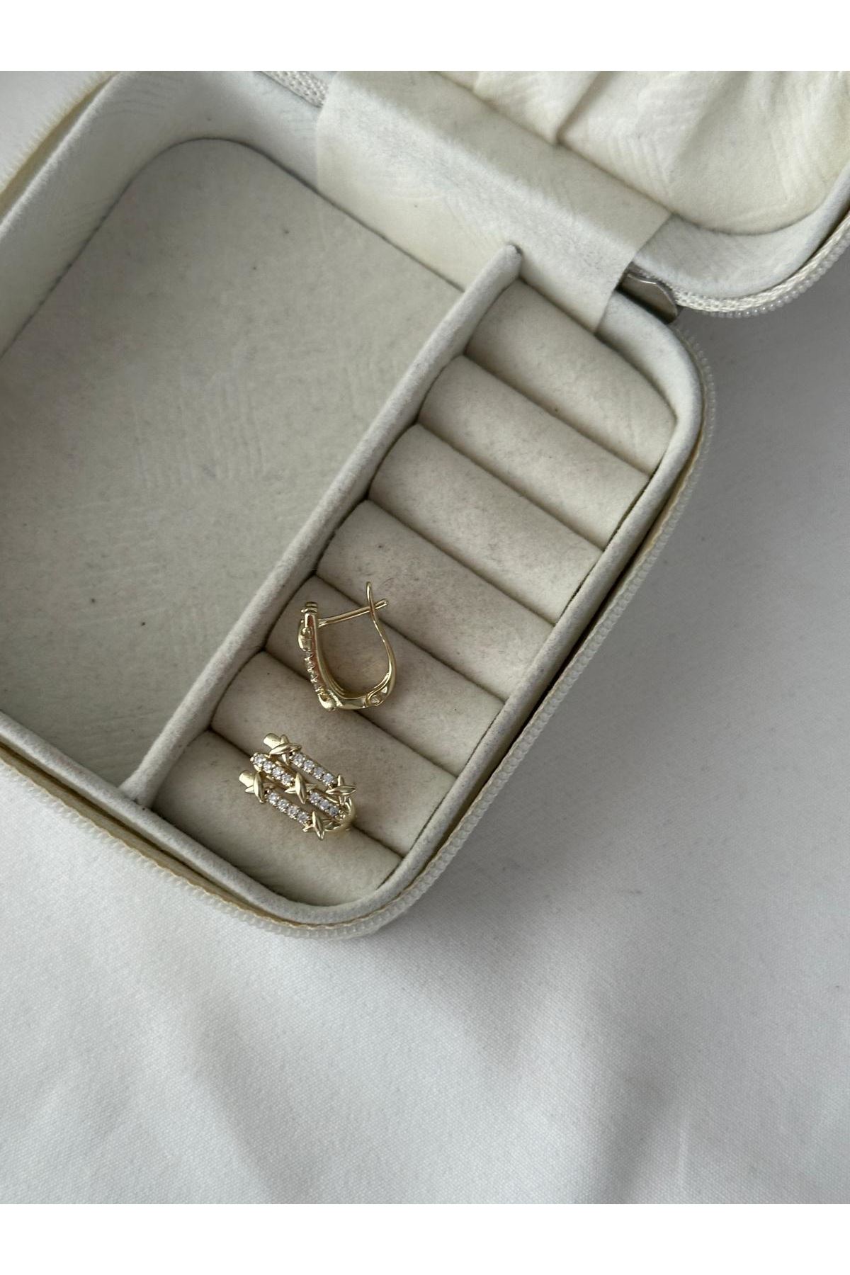 14K Gold Renkli  Üçlü Kesim Montür Plaka Yıldız Taşlı Küpe