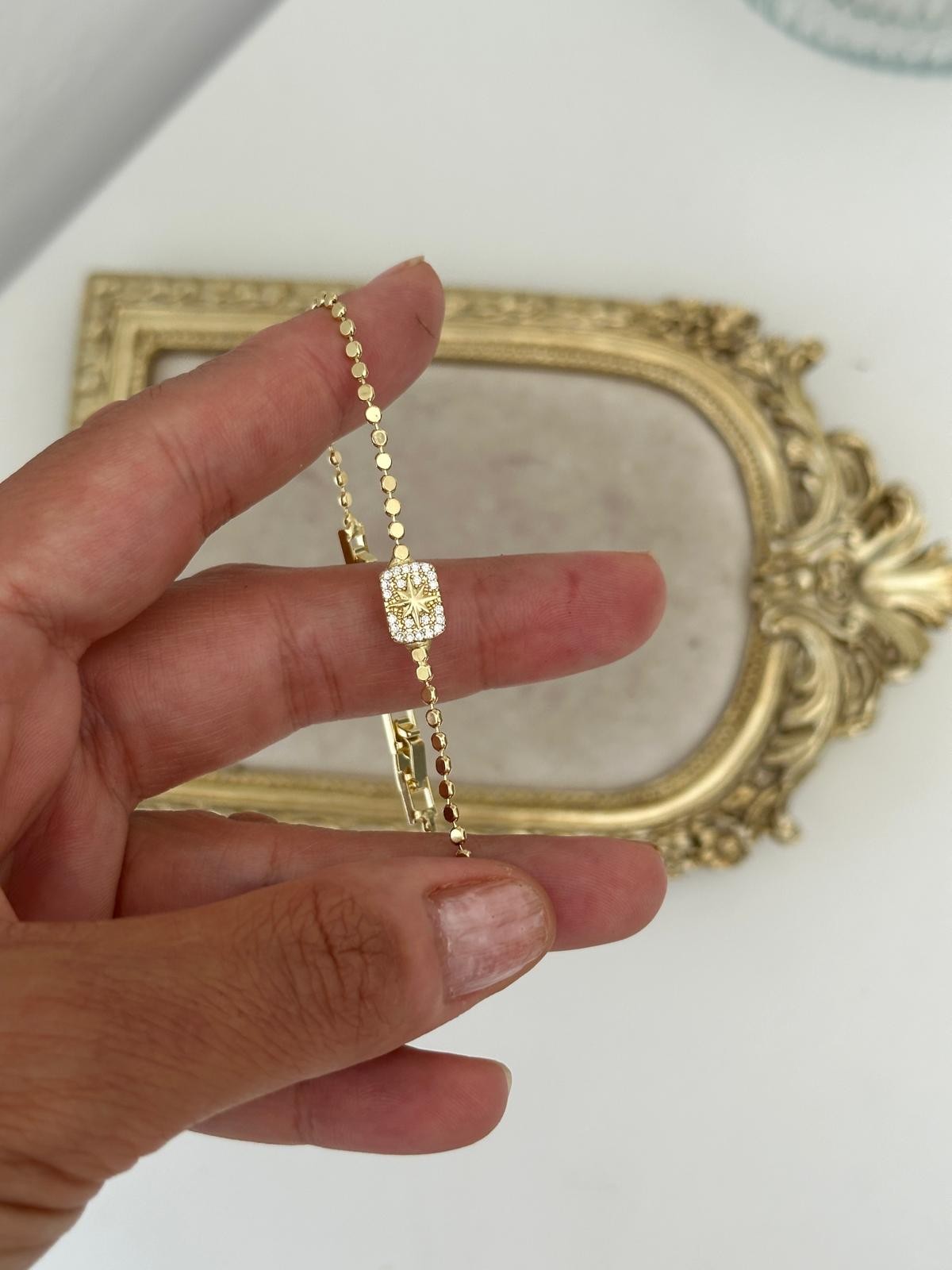 14K Gold Renkli Dikdörtgen Kesim Kutup Yıldızı Taşlı Pul Zincir Bileklik