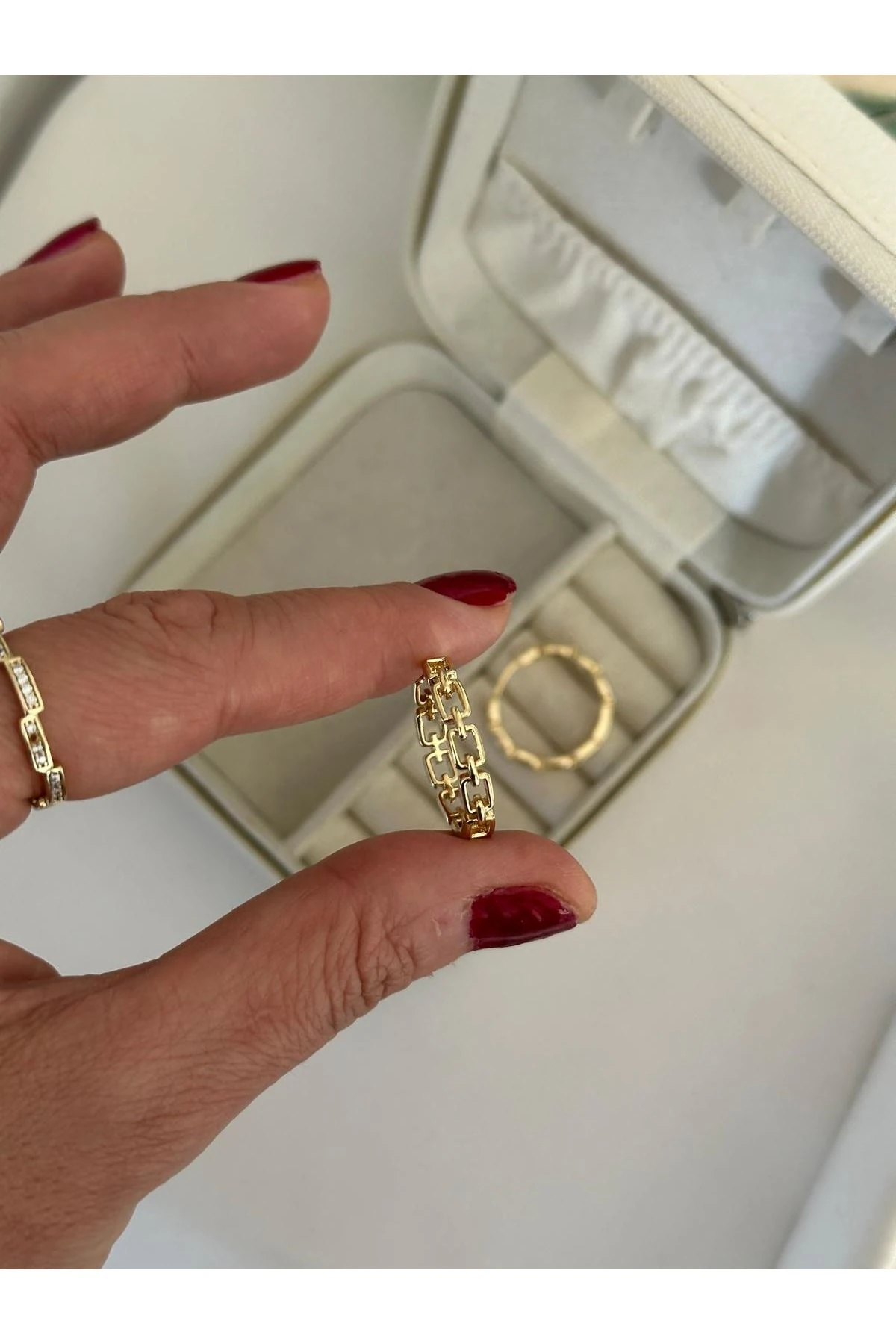 14K Gold Renkli  Marka Dikdörtgen Geçmeli Halka Küpe