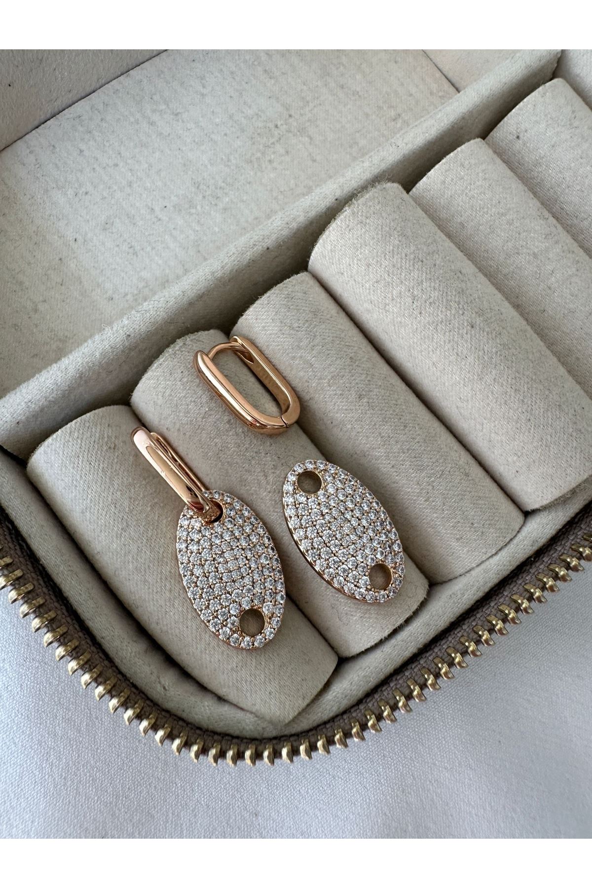 18K Rose Gold Renkli Marka Lale Oval Taşlı Form Küpe