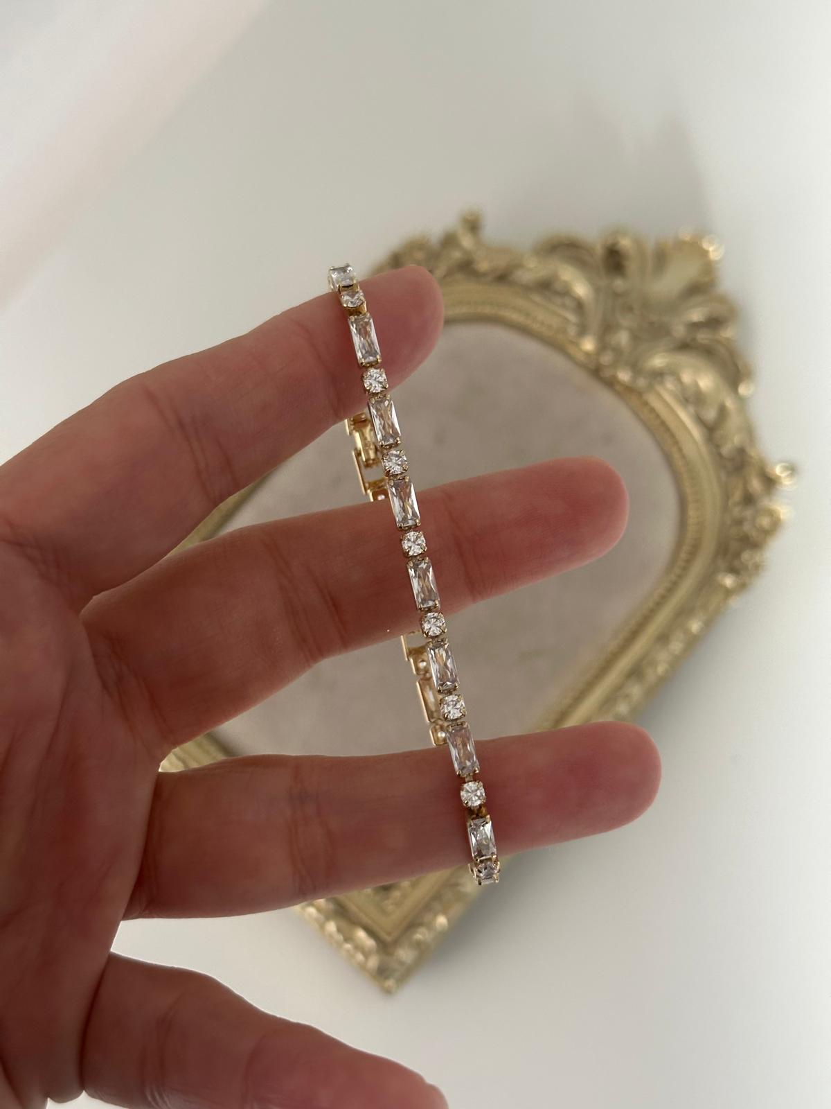 14K Gold Renkli Baget Dikdörtgen Araları Yuvarlak Taşlı  Kristal Bileklik