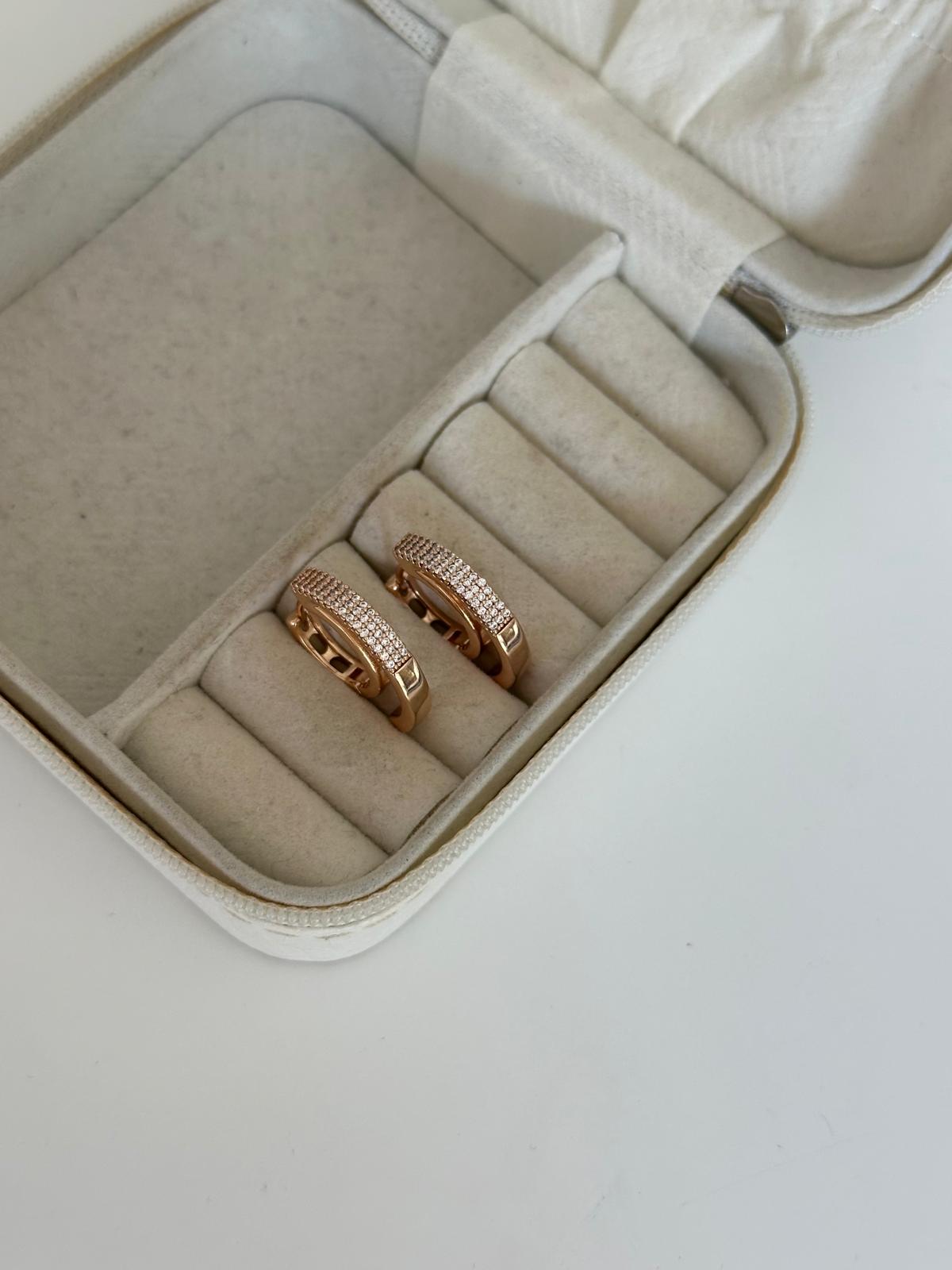 18K Rose Gold Çift Halkalı Önü Sıta Taşlı Halka Küpe