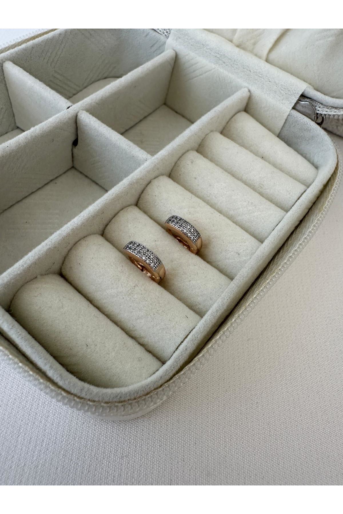 18K Rose Gold Renkli Minimal Halka Beyaz Montür Kalın Sıra Taşlı Küpe