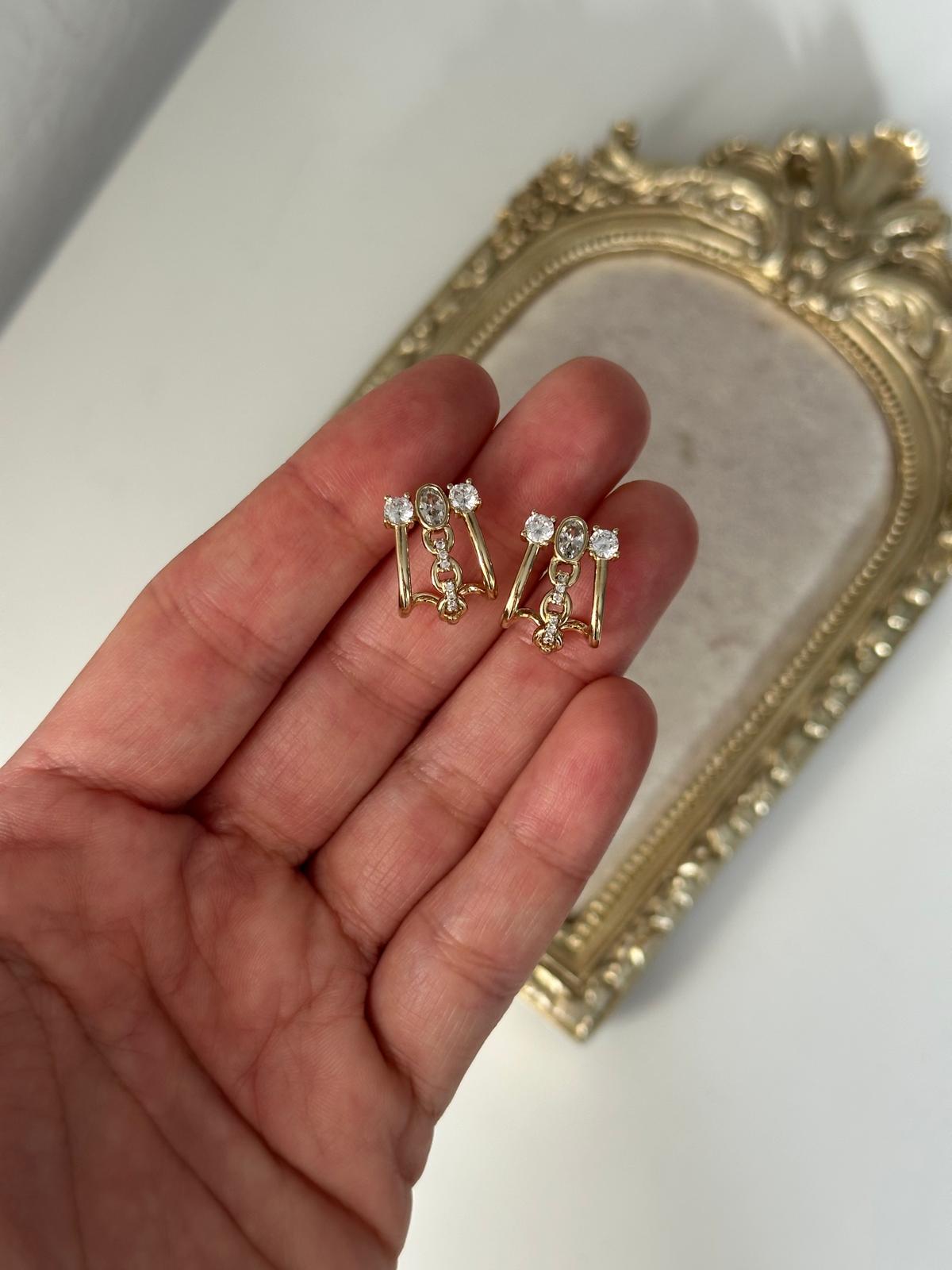 14K Gold Renkli Çoklu Görünüm Geometrik Taşlı Ortası Zincir Halka Kesim Küpe