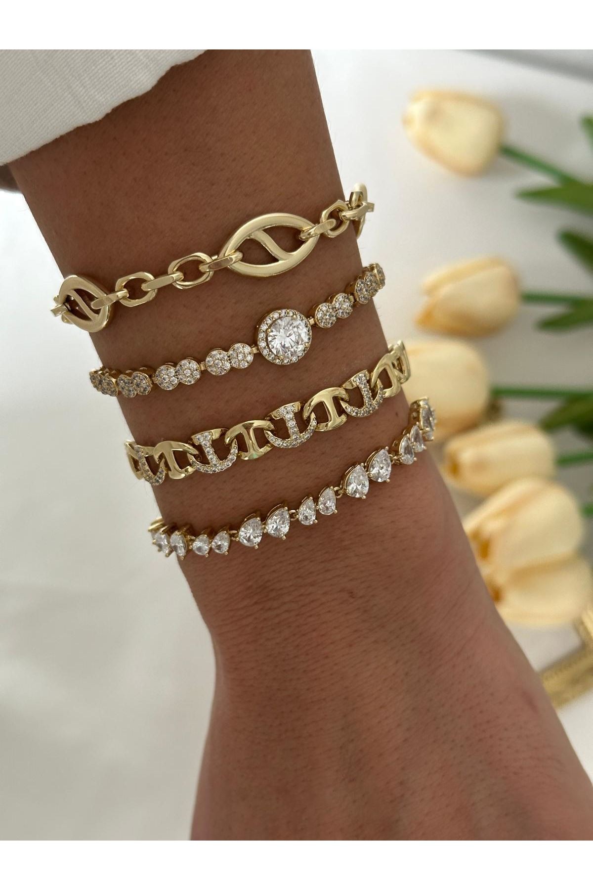 14K Gold Renkli  Basıc Marka Geçmeli Bileklik