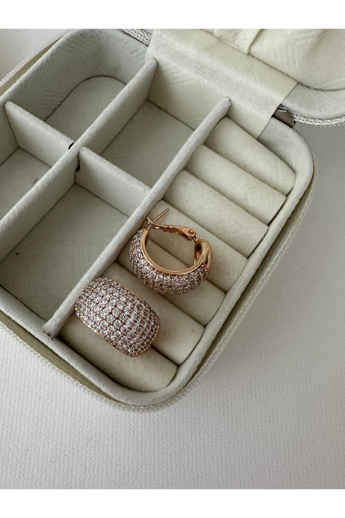 18K Rose Gold Renkli Bomb Kesim Yuvarlak Halka Ful Montür Taşlı Küpe