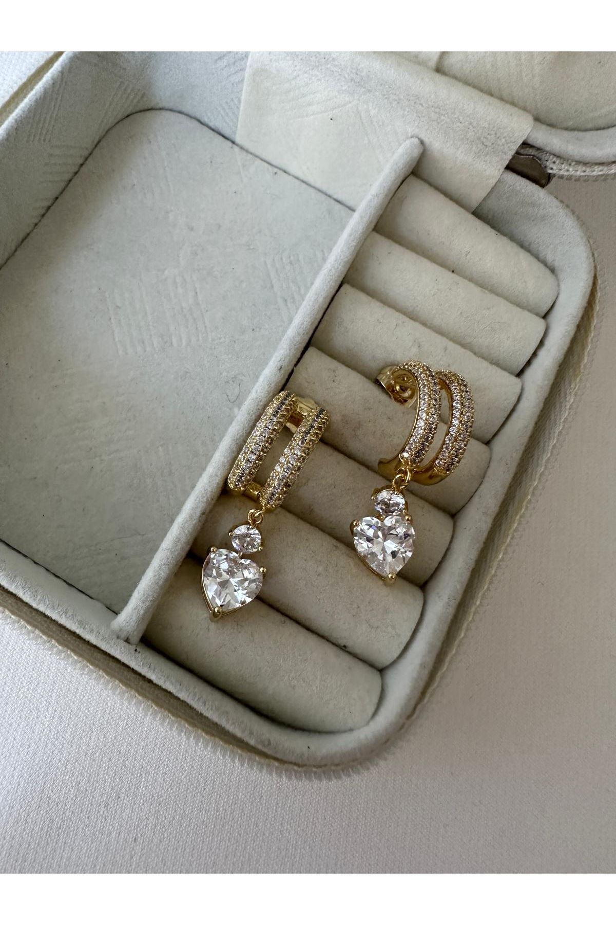 14K Gold Renkli  İki Kulak Deliği Görüntüsü Veren Full Taşlı Kalp Küpe