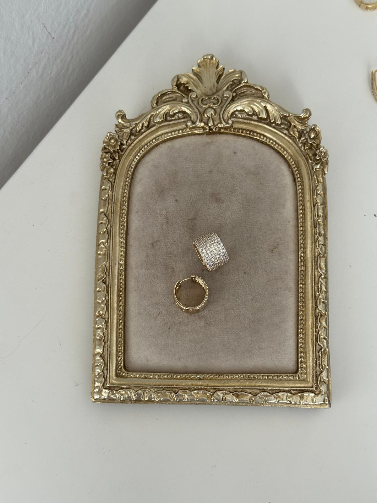 14K Gold Renkli Kalın Önü Full Montürlenmiş Taşlı Halka Küpe