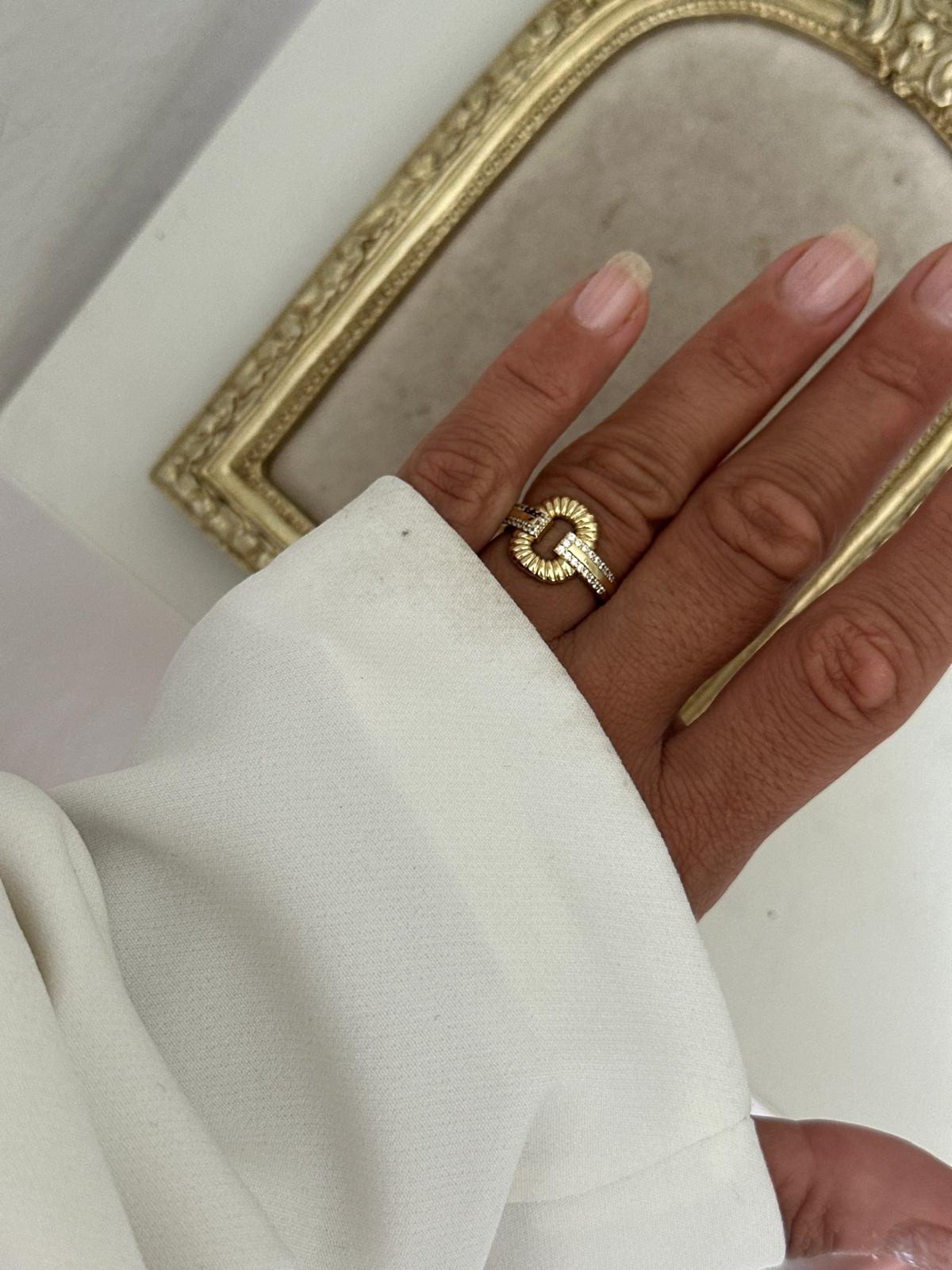 14K Gold Renkli Ortası Oval Burgu Birleşik Kalın Şerit Taşlı Yüzük