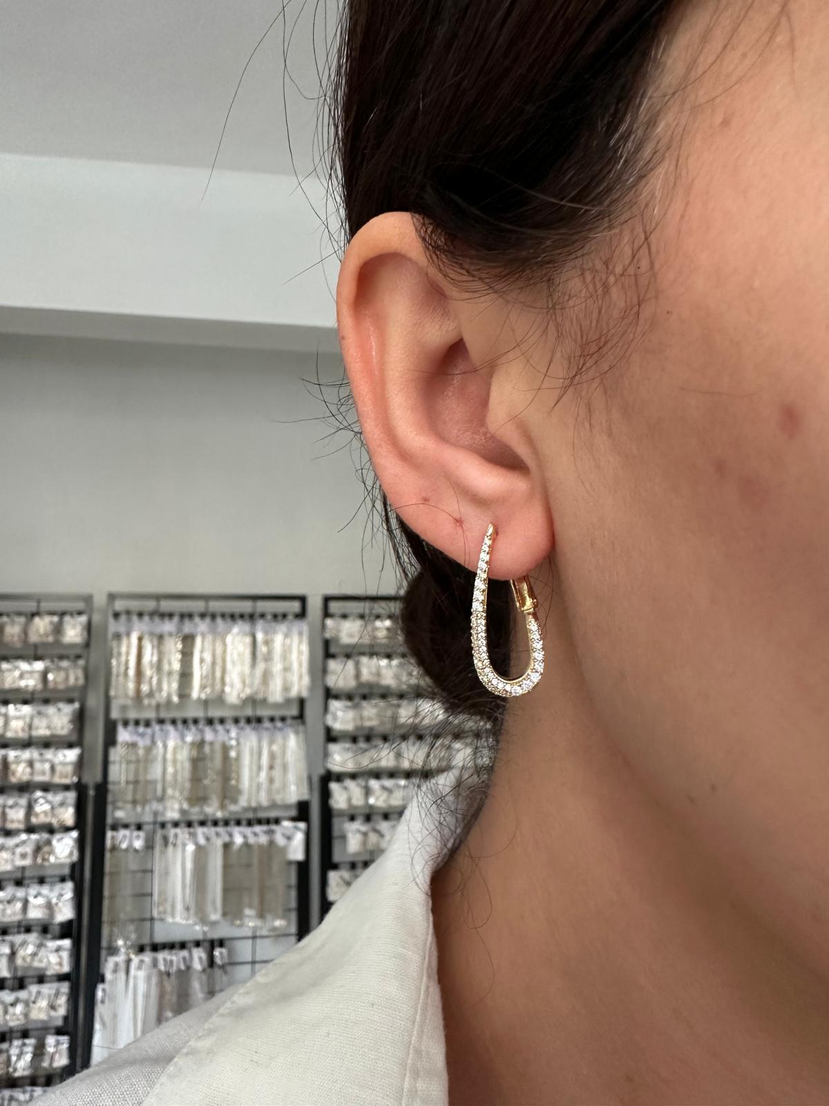 14K Gold Renkli Döner Oval Kesim Montür Taşlı Küpe