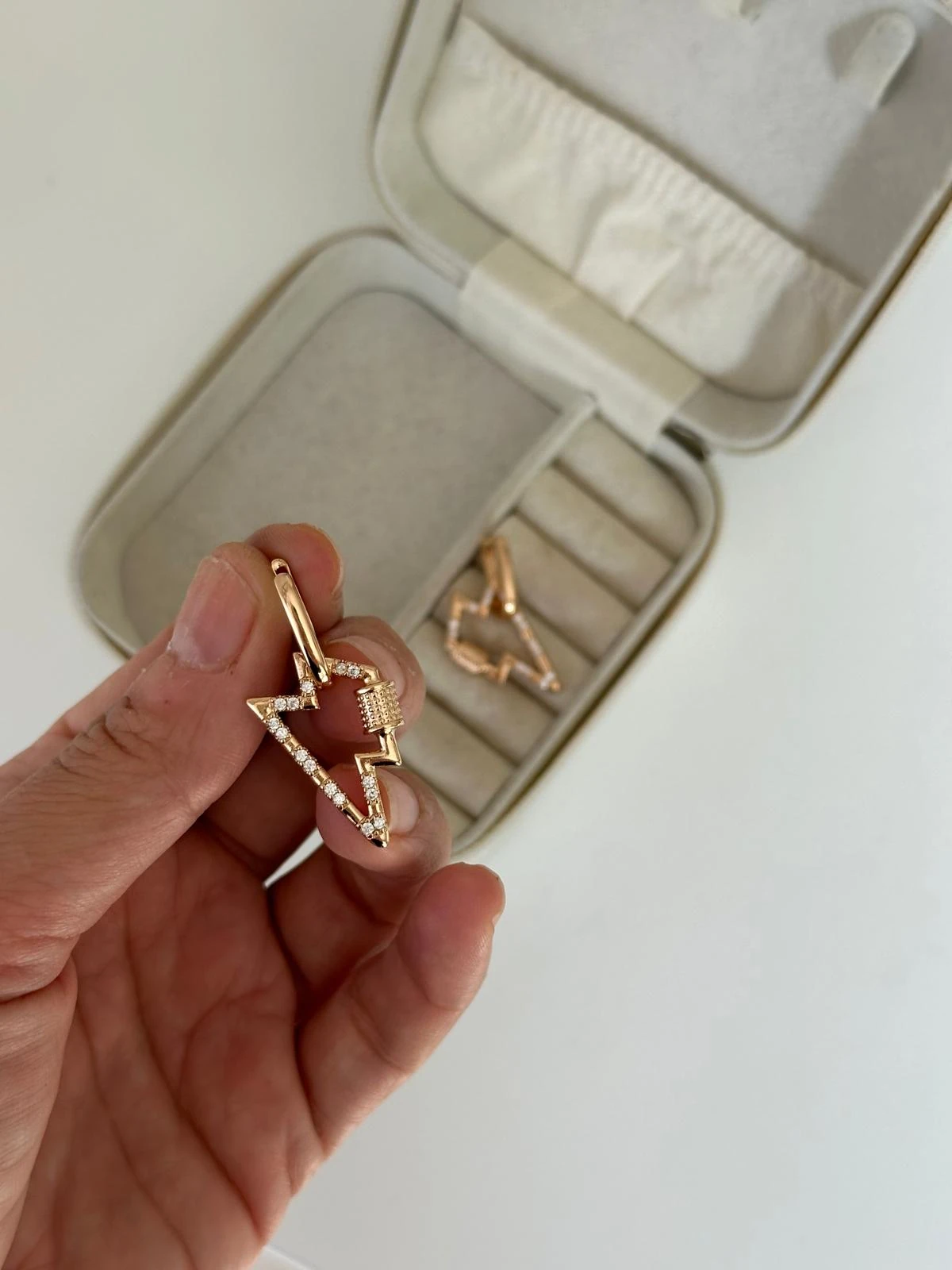 18K Rose Gold Şimşek Figür Lale Kesim Küpe