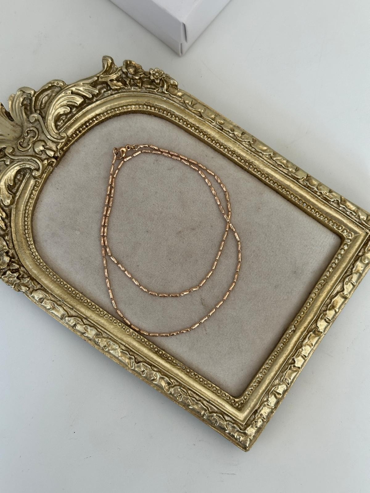 18K Gold Rose Silindir Topçuklu Kendinden Desenli Kolye