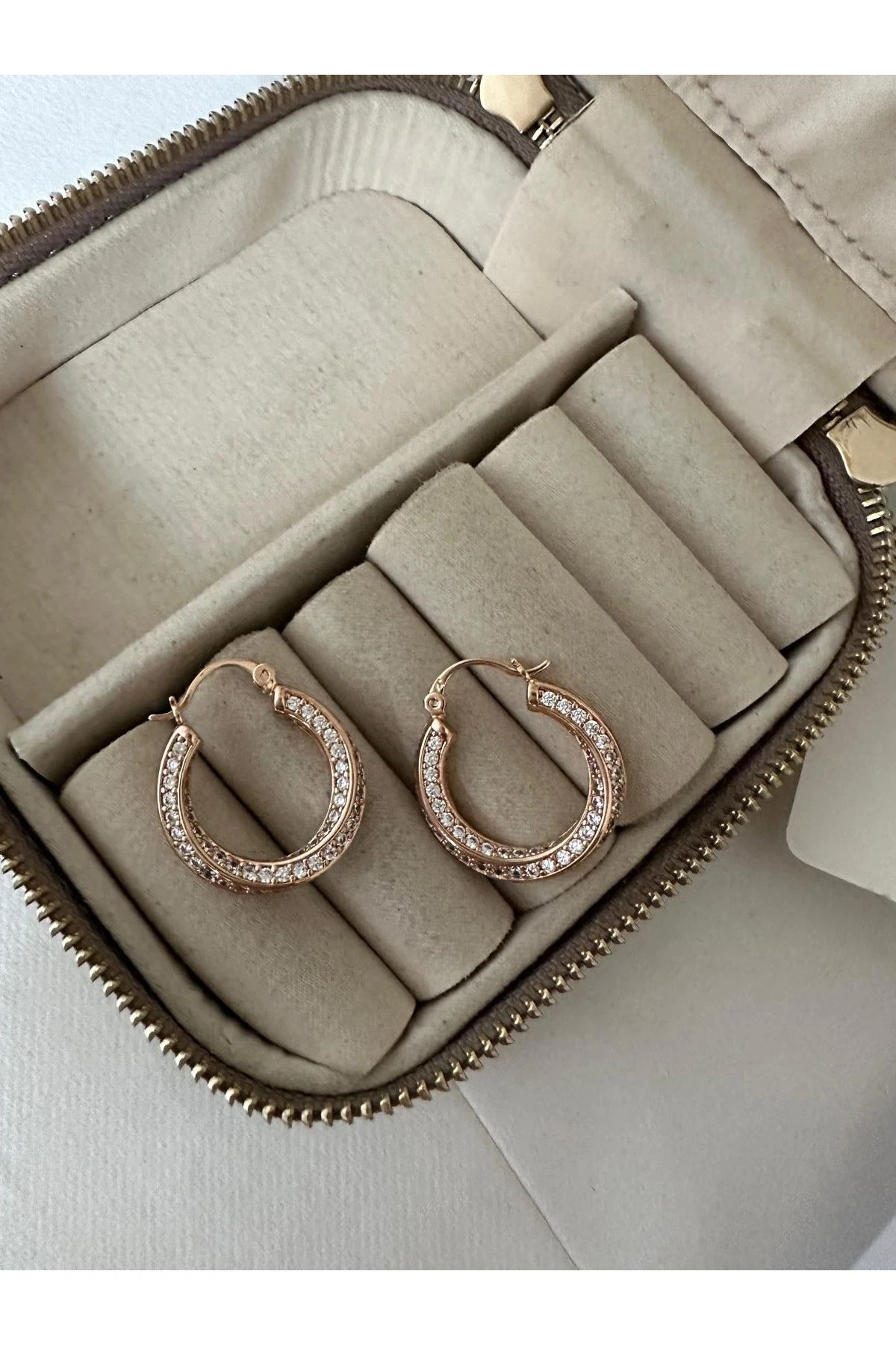18K Rose Gold Renkli Halka Döner Full Taşlı Çengel Halka Küpe