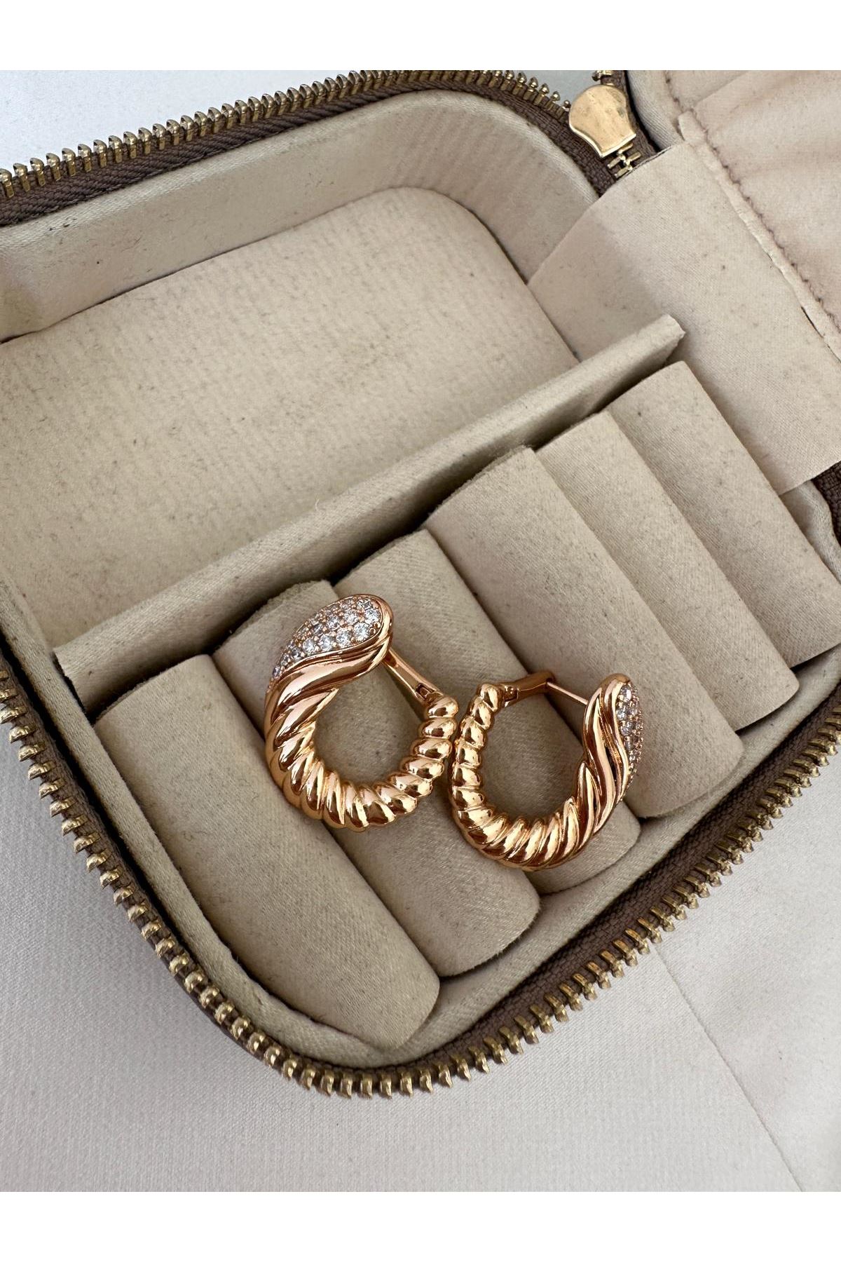 18K Rose Gold Renkli Beymen Model Döner Burgu Taşlı Küpe