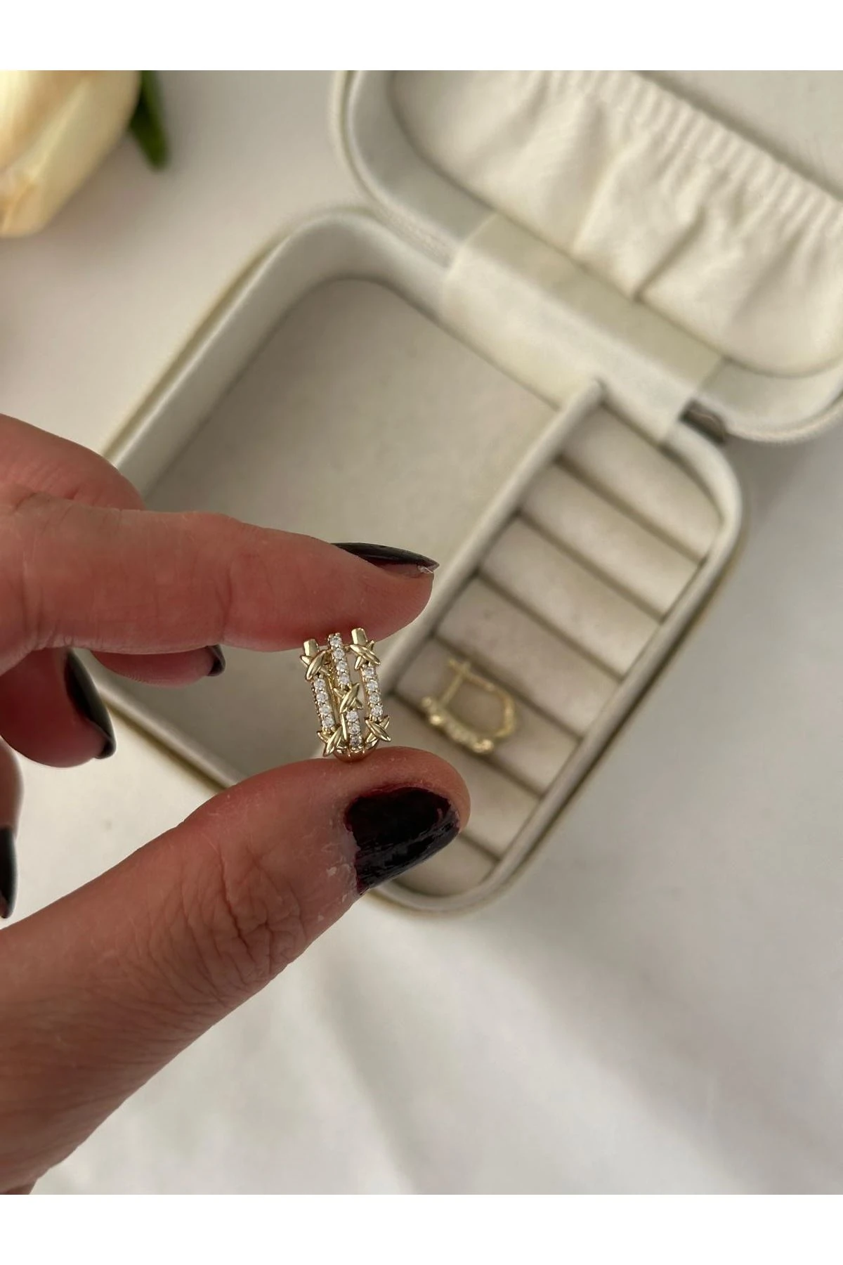 14K Gold Renkli  Üçlü Kesim Montür Plaka Yıldız Taşlı Küpe