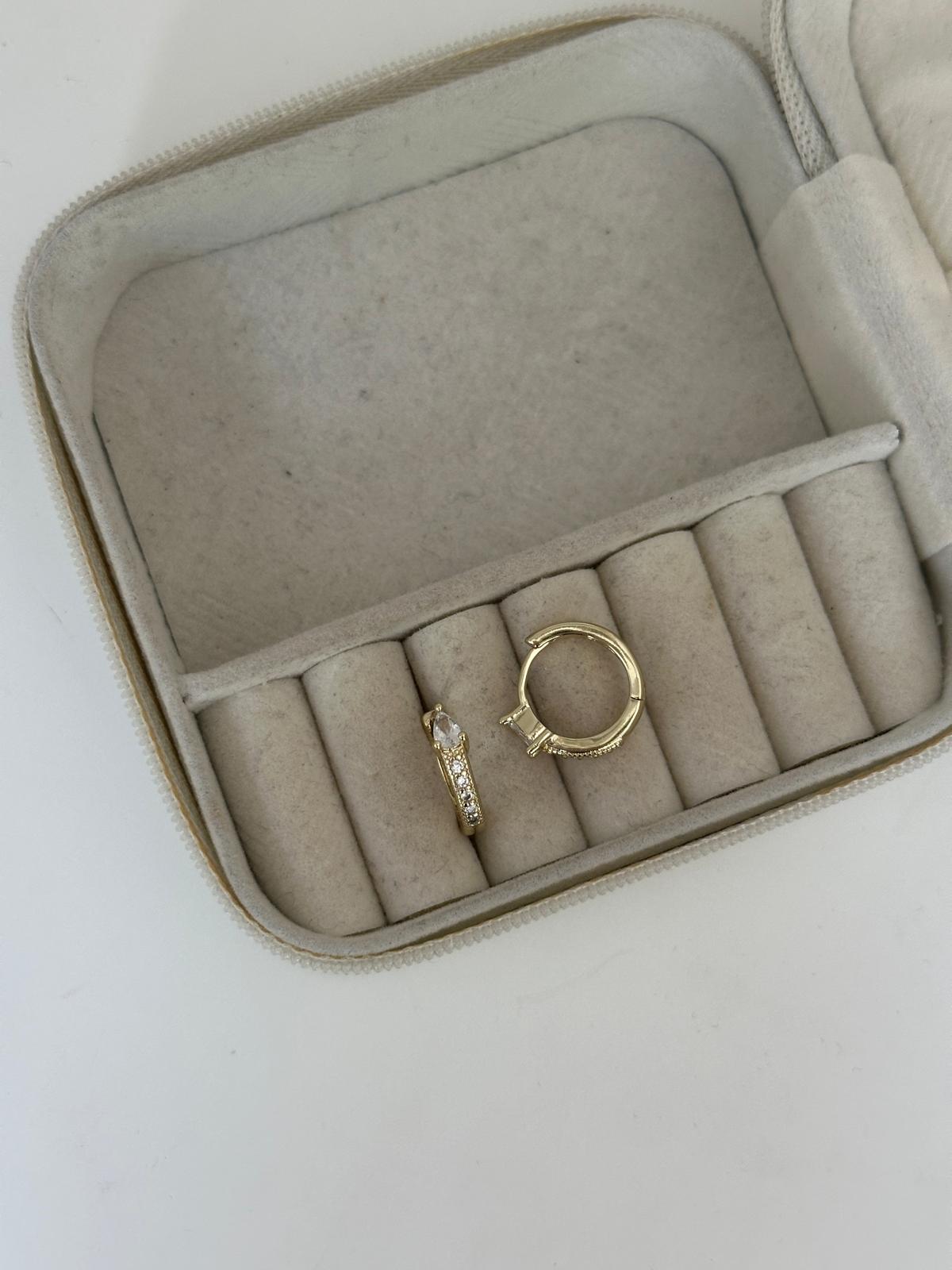 14K Gold Renkli Halka Önü Damla Montür Taşlı Küpe