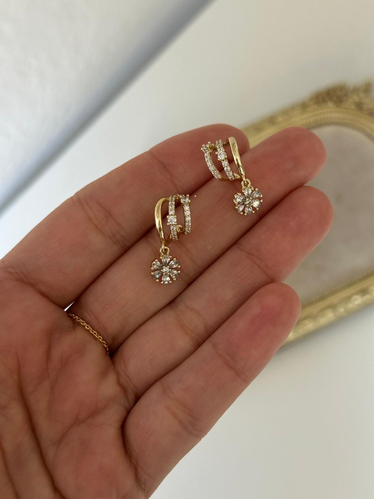 14K Gold Renkli Çoklu Görümüm Çiçek Taşlı Sarkıt Küpe